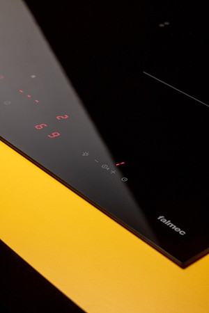 Płyta indukcyjna do zabudowy Falmec 80 ze sterowaniem okpaem